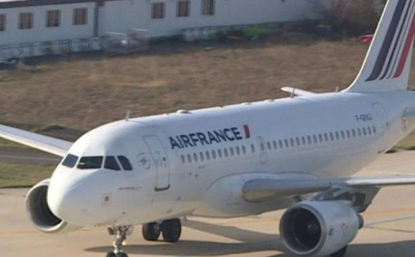 Seis aeroportos são evacuados após ameaças de bomba, na França