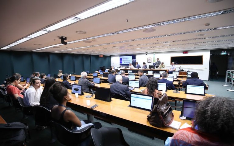 Comissão sobre prevenção a desastres naturais debate recuperação de município atingido por enchente no ES