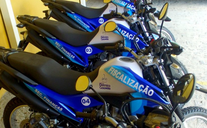 Prefeitura de Delmiro Gouveia entrega nova frota de motos para as secretarias municipais