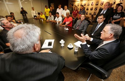 Vice-presidente do TJAL recebe representantes moradores do Pinheiro