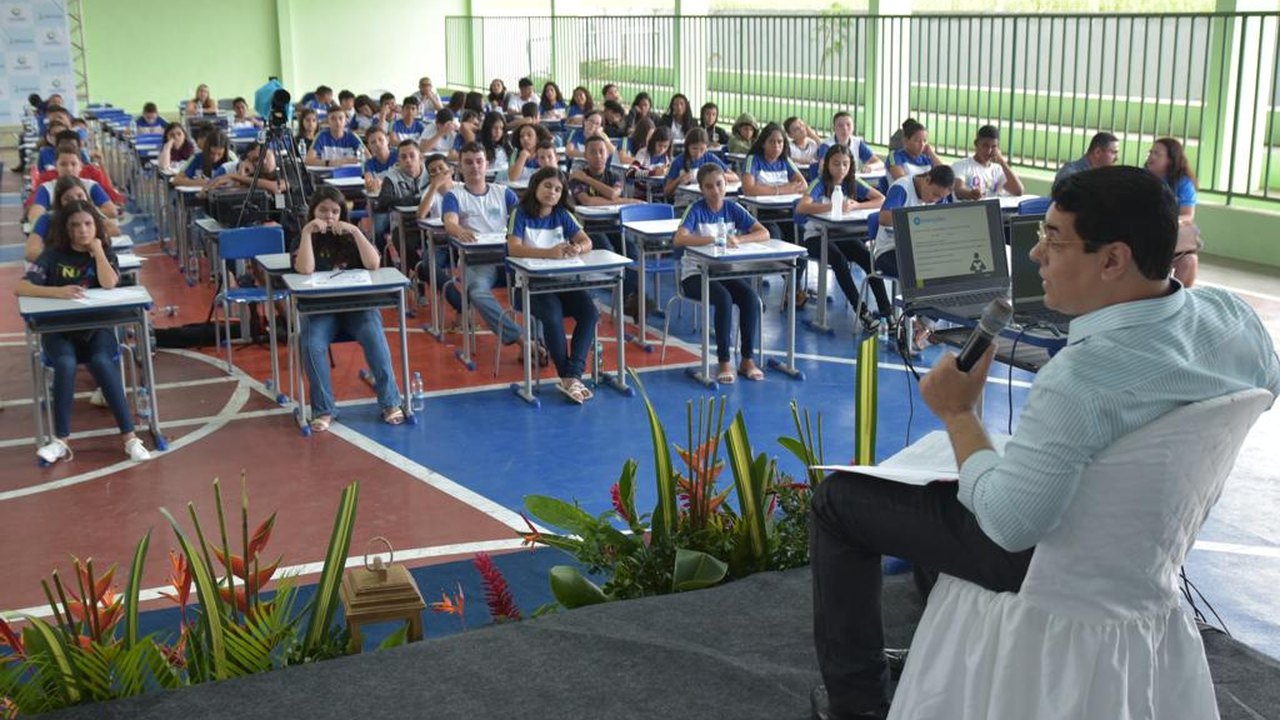 Padre Chrystian Shankar inicia série de palestras à comunidade escolar de Limoeiro de Anadia