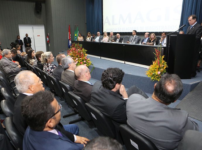 Novo presidente da Almagis toma posse e defende união da magistratura