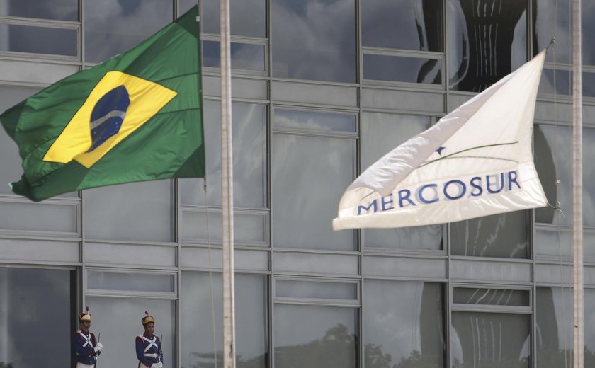 Todos os países do Mercosul aprovaram o acordo comercial com a UE, afirma chanceler do Uruguai