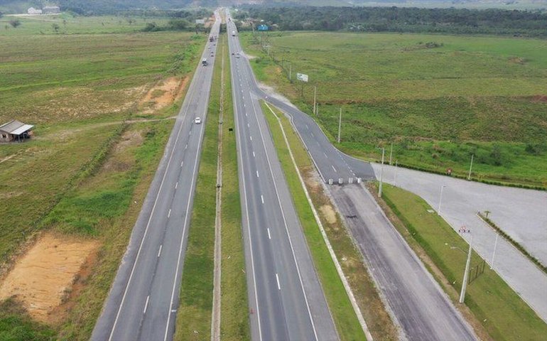 Comissão externa debate obras inacabadas em três rodovias em Santa Catarina
