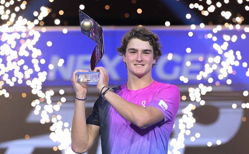 Tênis: João Fonseca conquista o título do Next Gen ATP Finals