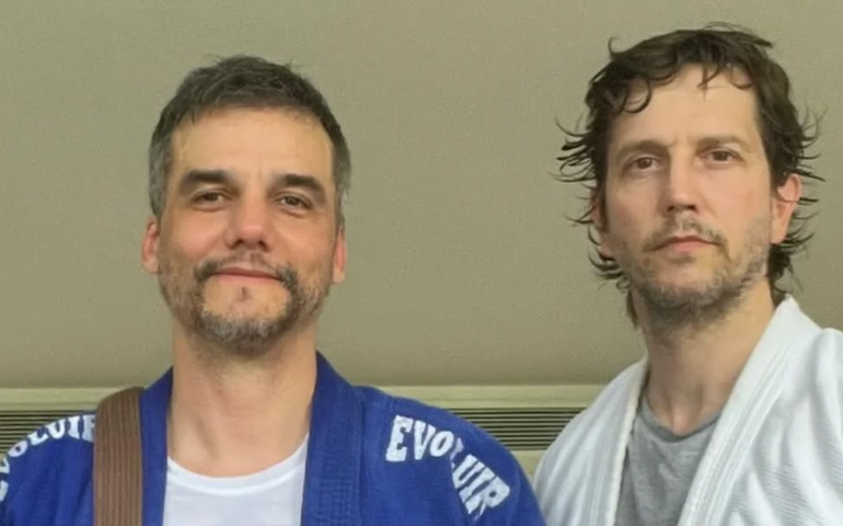 Wagner Moura e Vladimir Brichta treinam juntos no Rio