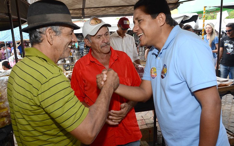 Júlio Cezar propõe transporte intermunicipal gratuito para universitários do interior