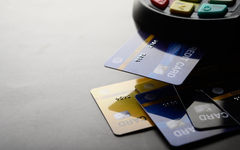 Varejo usa cartão de crédito próprio para fidelizar cliente