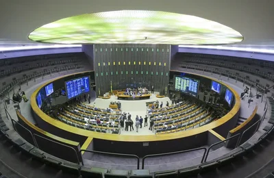 Comissão do Senado adia votação que aumenta taxação de fintechs e bets