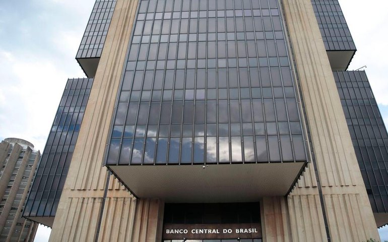 Projeção do Focus do PIB de 2020 permanece em -4,81% e de 2021 cai para +3,34%