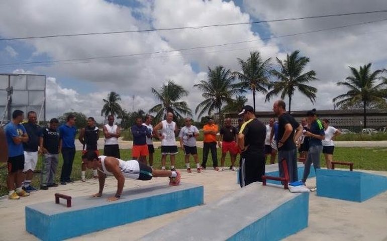 Agentes participam de teste de aptidão física para curso operacional socioeducativo