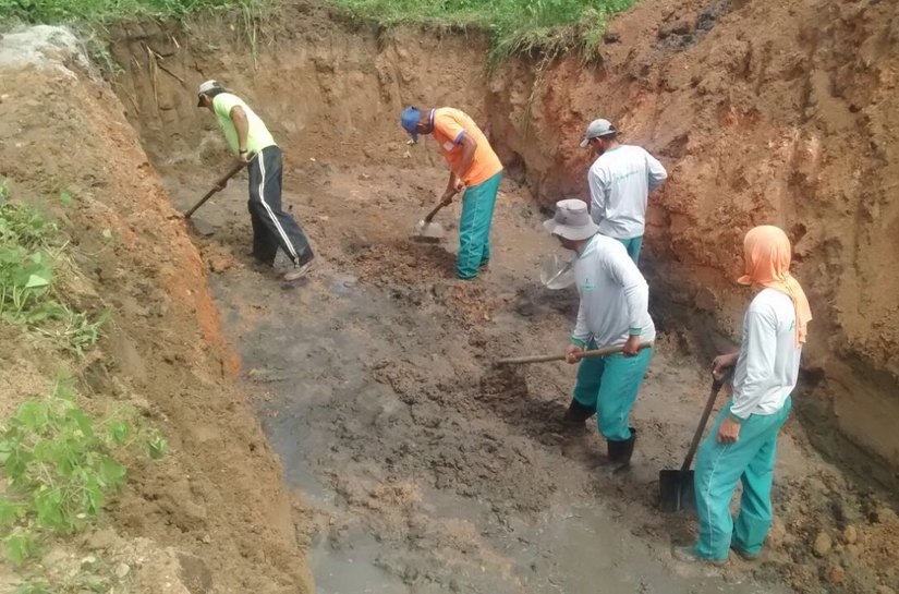 Prefeitura de Arapiraca inicia obras na Mangabeiras e continua pavimentação