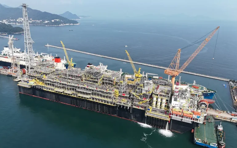 Petrobras inicia P-79 e reforça produção de petróleo e gás no país