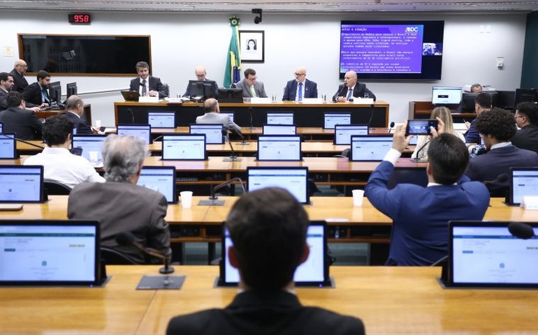 Matriz de energia limpa e renovável torna o Brasil atraente para instalação de data centers