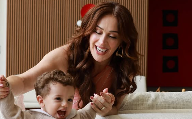 Claudia Raia comemora dois anos do filho caçula, Luca