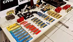 Dois suspeitos de comercializar arsenal de armas e munições são presos na Grande Aracaju / Foto: Foto: Polícia Civil/SE