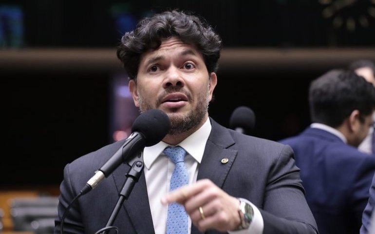 Câmara aprova PEC que torna tribunais de Contas instituições permanentes