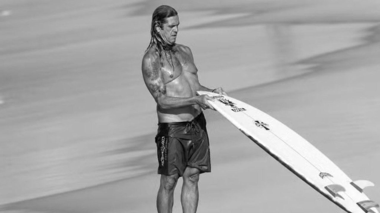 Morre o surfista Dadá Figueiredo aos 61 anos