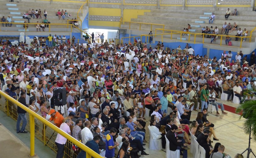 Prefeitura de Palmeira e TJ fazem entrega de maior número de registro de imóveis, em Alagoas