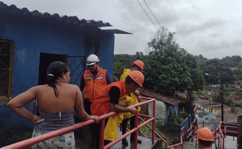 Sete deslizamentos de barreiras foram registrados em Maceió