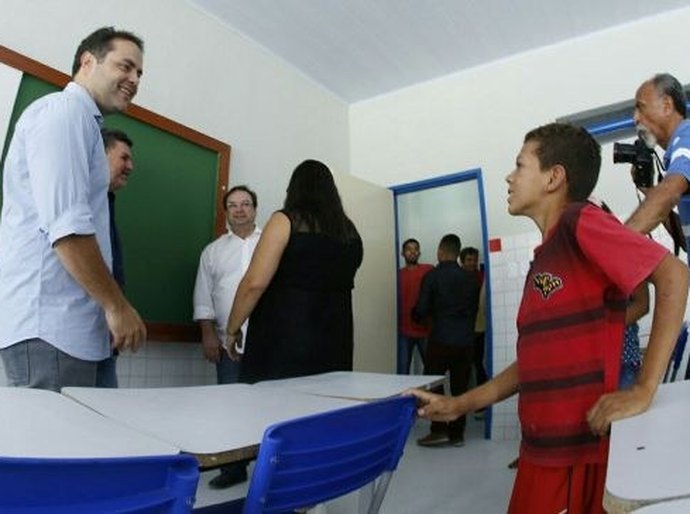 Estado entrega escola e garante ginásio poliesportivo em Pindoba
