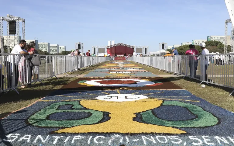 Corpus Christi em SP tem rodízio suspenso e serviços com horários alterados