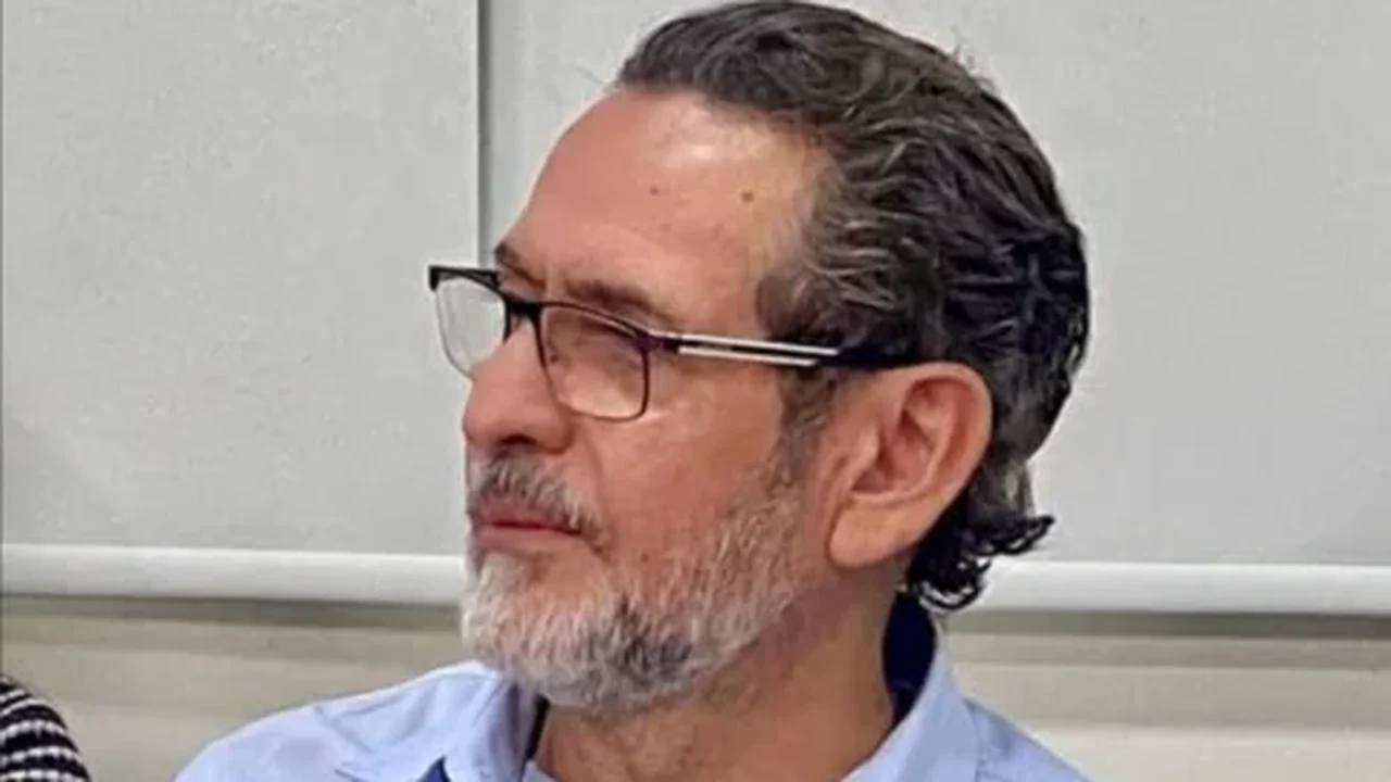 Júlio Cezar manda a tia prefeita exonerar secretário de assistência social, em pleno sábado, e atinge o PT em Palmeira