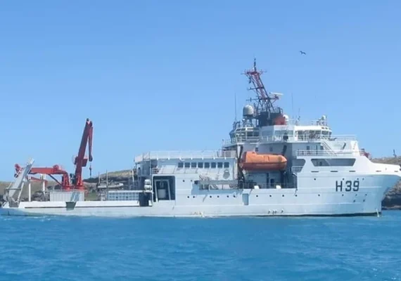 Navio de pesquisa hidroceanográfico realiza visitação em comemoração ao Dia da Marinha