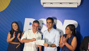 Kil de freitas, JHC e Samires em filiação. Fonte: Ascom PSDB.
