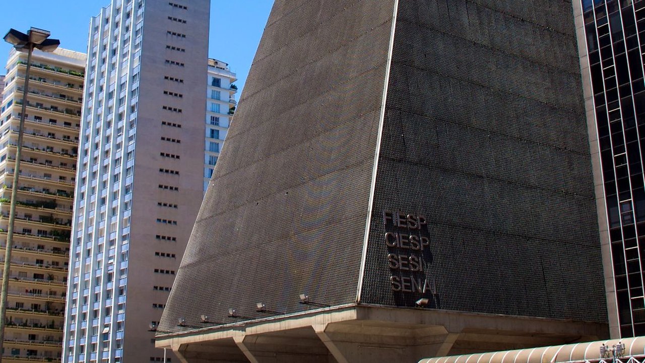 Com tarifaço dos EUA, Fiesp mantém projeção de alta do PIB em 2,4%