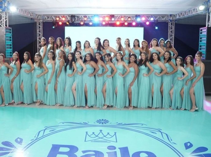 Prefeitura de Campo Alegre realizou o sonho de 35 meninas em mais uma edição do Baile de Debutantes