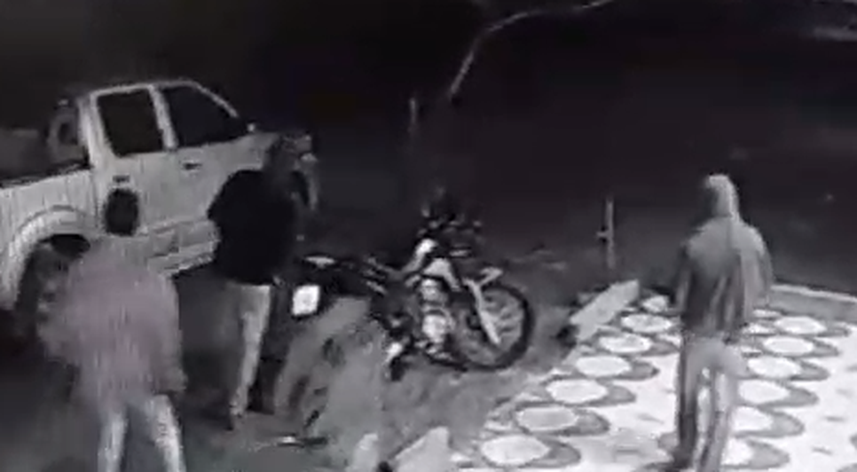Criminosos armados invadem mercearia, roubam pertences e efetuam disparos em Sergipe