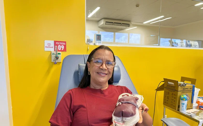 Conheça a história da alagoana que já salvou mais de 100 vidas ao doar sangue no Hemoal