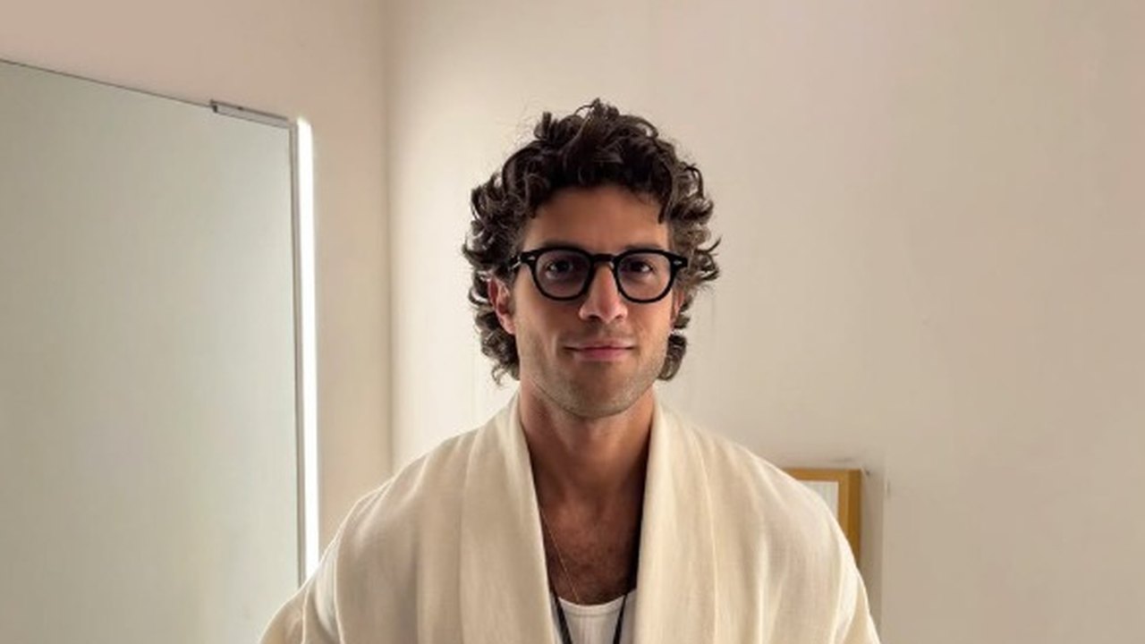 Chay Suede e Renato Góes mostram bastidores de reencontro em 'Quem ama cuida'