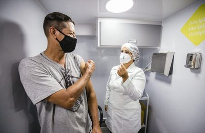 Ônibus da vacina estaciona no Mercado da Produção nesta sexta (2)