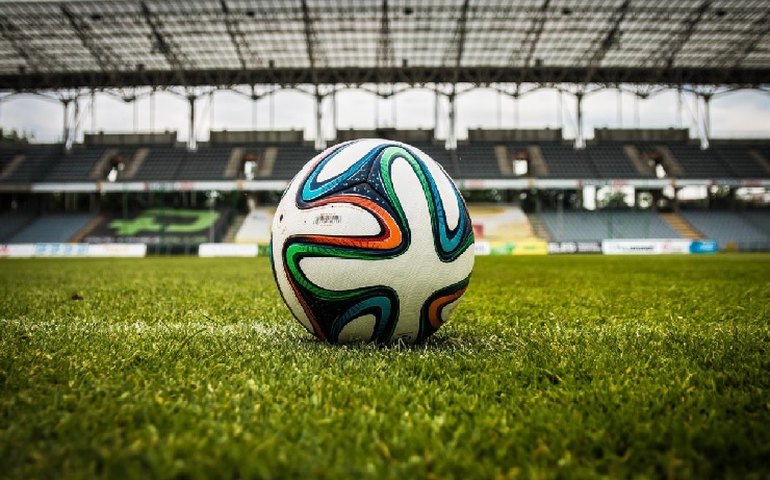 Transferências internacionais do futebol movimentaram R$ 33 bilhões em 2022