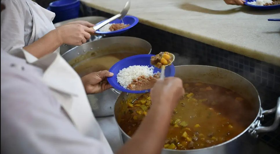 Levantamento da ONU mostra que 16,7 milhões de pessoas superaram restrições no consumo de alimentos