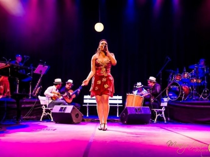 Quinta no Arena traz Lara Melo com o espetáculo ‘Vertente’