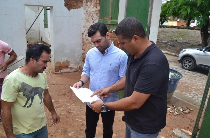 Prefeito acompanha início da obra de nova creche em São José da Laje