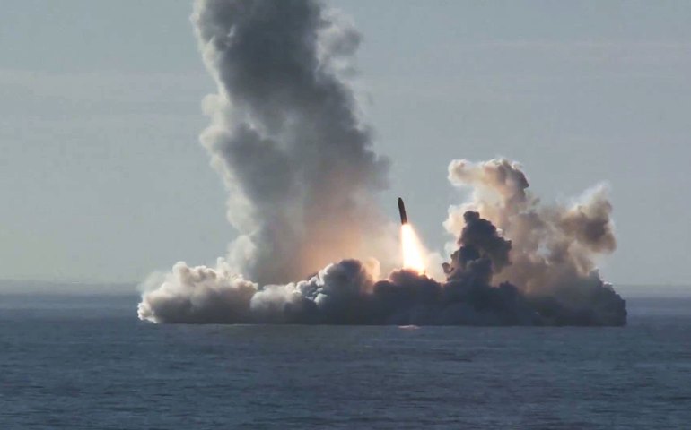 Japão planeja instalar mísseis com capacidade de atingir China e Coreia do Norte
