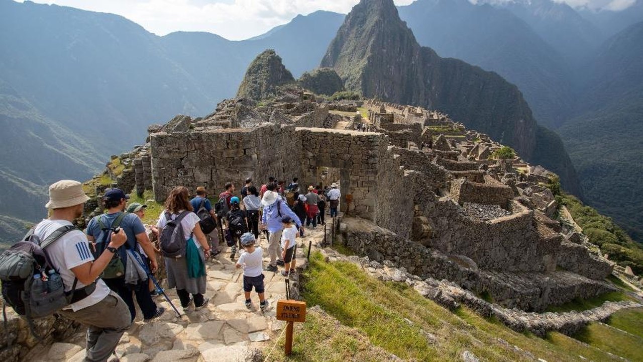 Vídeo mostra tentativa desesperada de salvar turista argentino em Machu Picchu