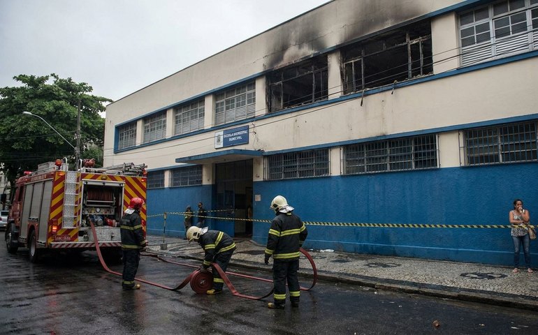 Princípio de incêndio atinge escola municipal na Tijuca