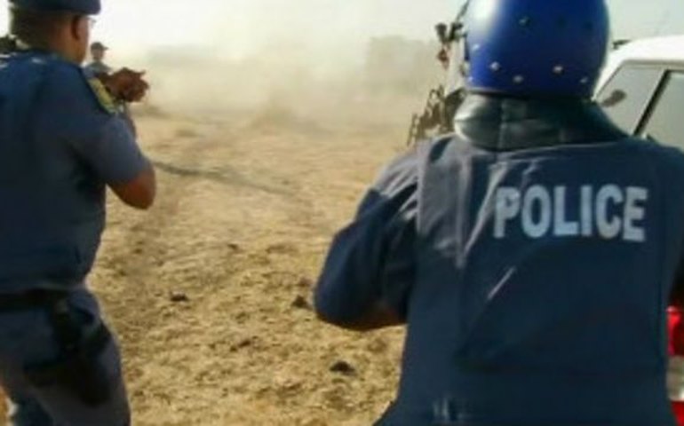 Homem é preso após confessar ter causado incêndio que matou 77 pessoas em Joanesburgo