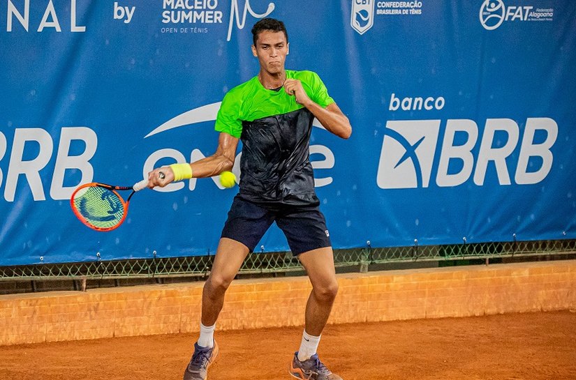 De origem humilde, Paulo Saraiva vence batalha de 3h15 e vai às oitavas em Maceió