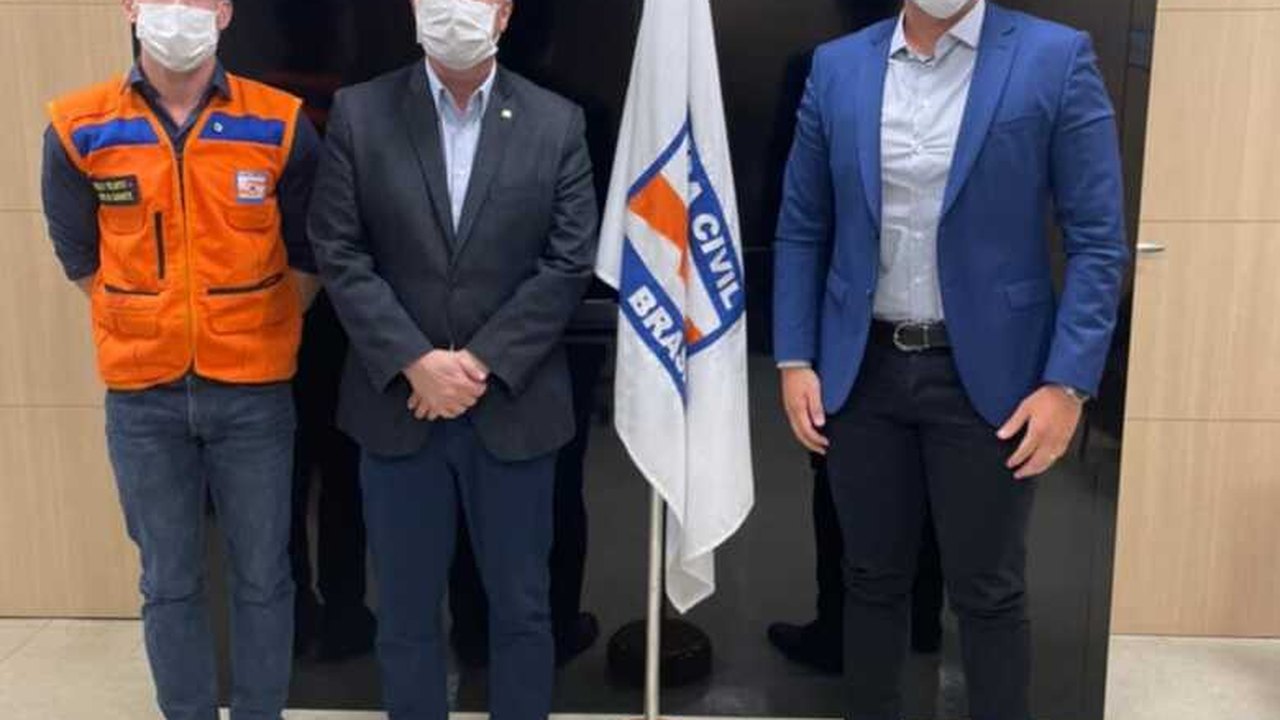 Barra Nova: em Brasília, Prefeito Cacau e Dep. Sérgio Toledo se reúnem com Defesa Civil Nacional em busca de solução para transtornos causados pelo avanço do mar
