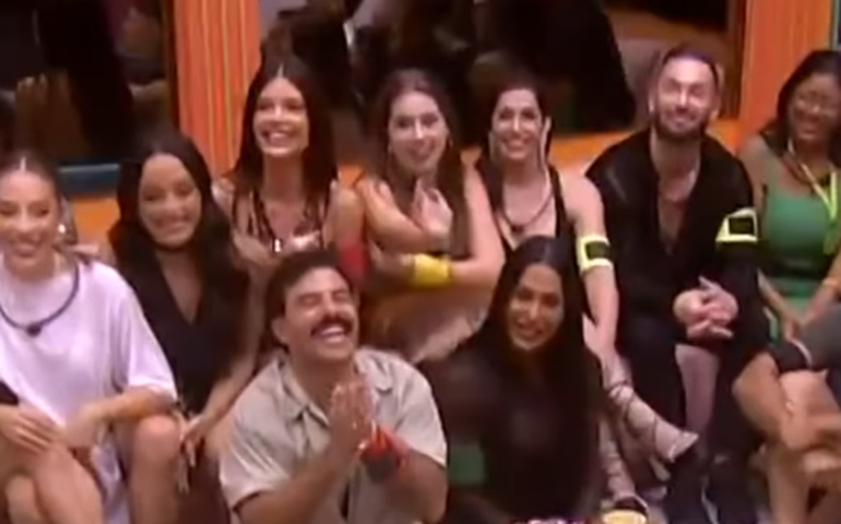 Madrugada no 'BBB 25' teve choro, cobrança por indicação e combinação de votos