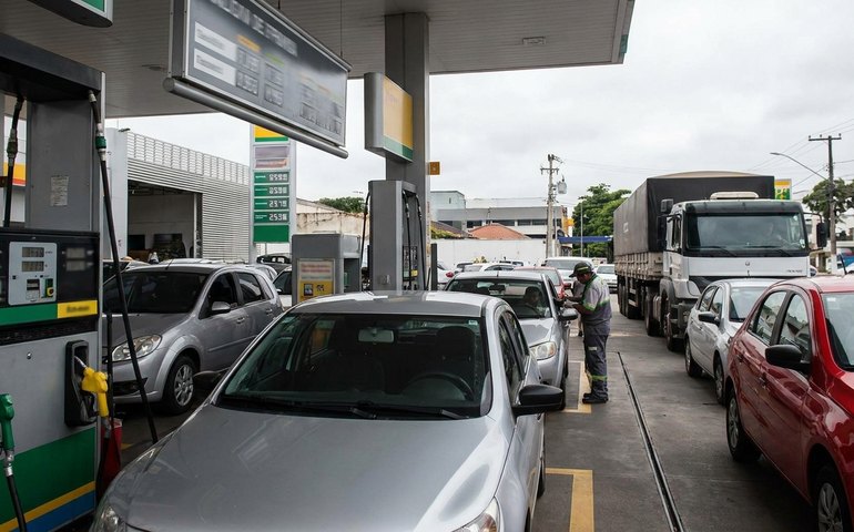 Preços dos combustíveis voltam a cair na 1ª quinzena de junho, aponta IPTL
