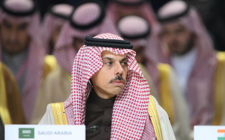 Israel dificulta caminho para a paz ao bloquear visita de ministros à Palestina, diz Riad