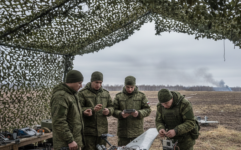 De 'esqueletos' inimigos: militares russos criam drone a partir de equipamentos ucranianos