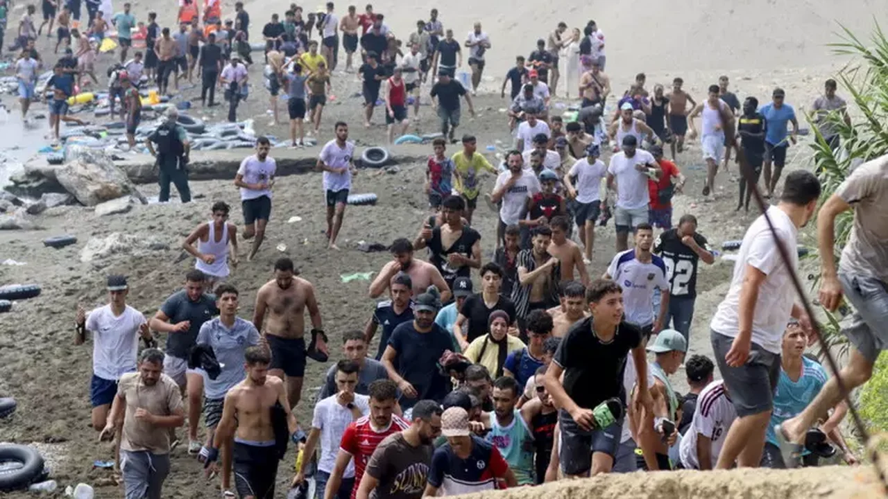 Itália avalia suspender acordo de Schengen com Espanha após crise migratória em Ceuta